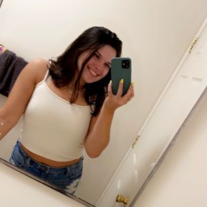 Meet your Posher, Alyssa